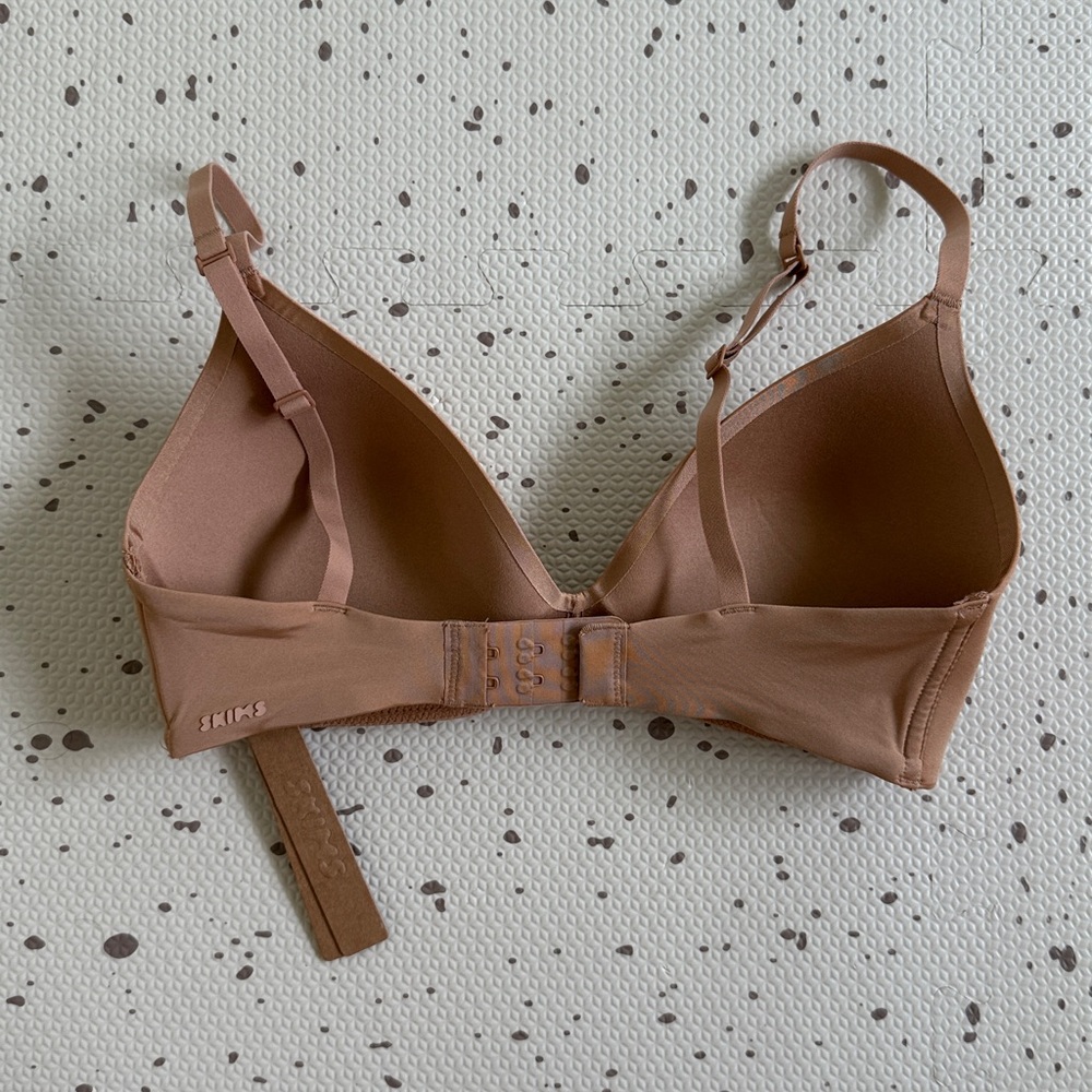💘 SKIMS - WIRELESS FORM T-SHIRT BRA - OCHRE - Picture 5 of 5